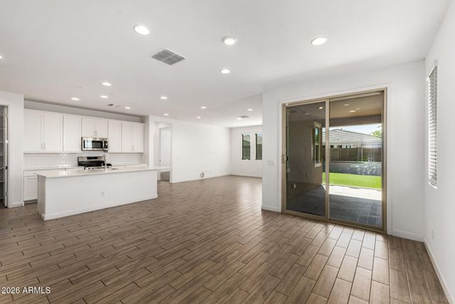 2209 E MEADOWVIEW Court, Gilbert, AZ 85298