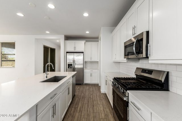 2209 E MEADOWVIEW Court, Gilbert, AZ 85298