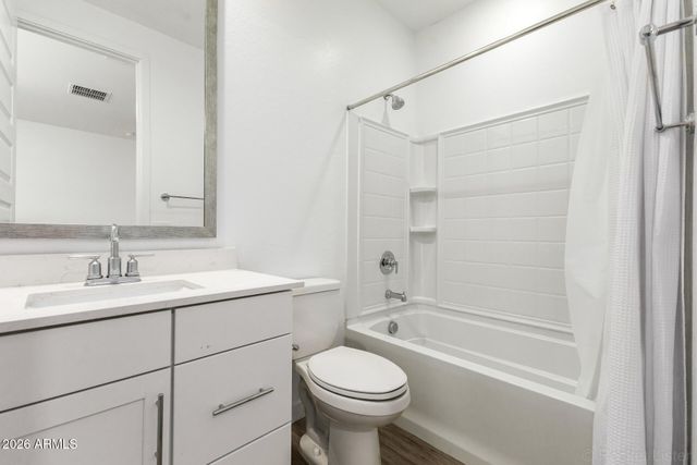 2209 E MEADOWVIEW Court, Gilbert, AZ 85298