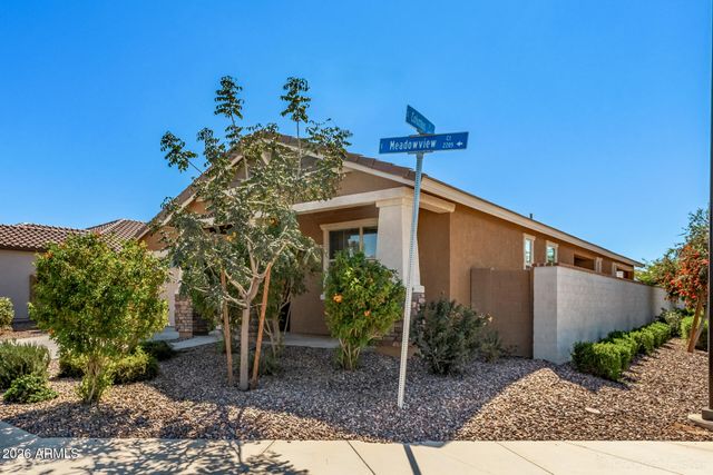 2209 E MEADOWVIEW Court, Gilbert, AZ 85298