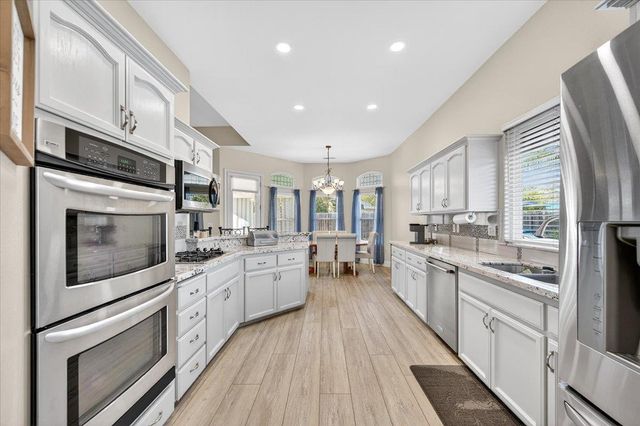 174 N Lind Avenue, Clovis, CA 93612