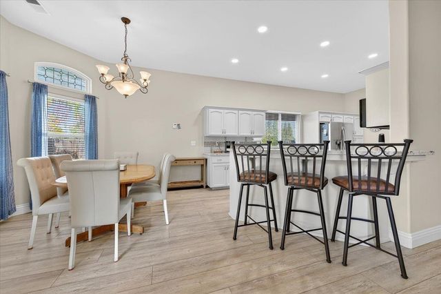 174 N Lind Avenue, Clovis, CA 93612