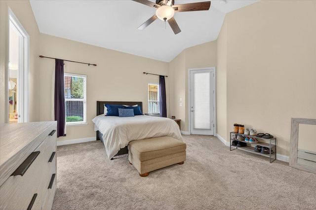 174 N Lind Avenue, Clovis, CA 93612