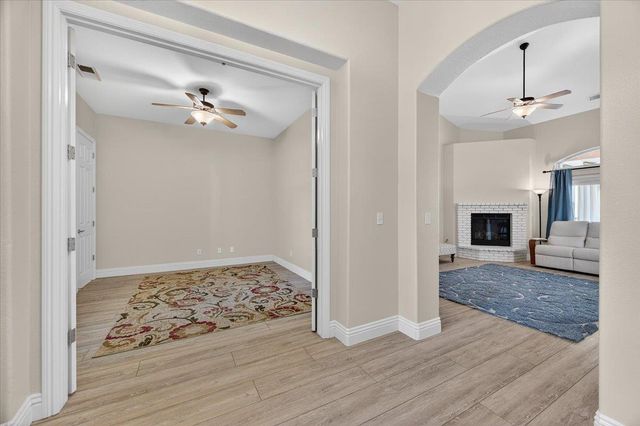 174 N Lind Avenue, Clovis, CA 93612