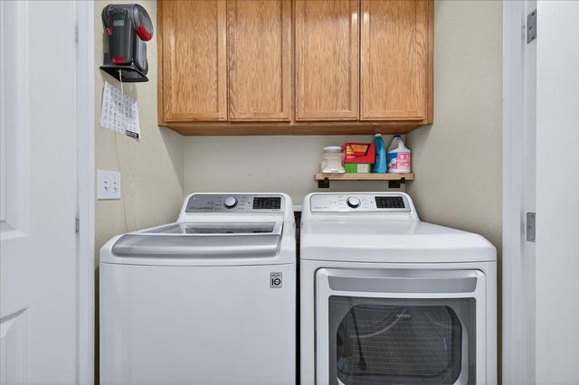 174 N Lind Avenue, Clovis, CA 93612