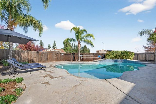 174 N Lind Avenue, Clovis, CA 93612