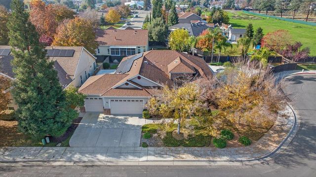 174 N Lind Avenue, Clovis, CA 93612