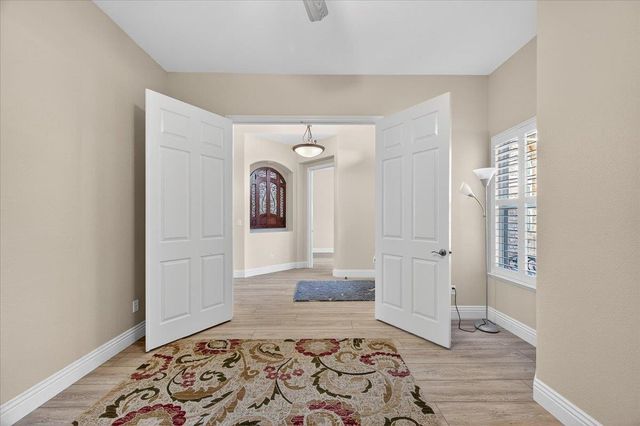 174 N Lind Avenue, Clovis, CA 93612