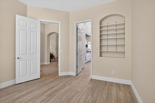 174 N Lind Avenue, Clovis, CA 93612