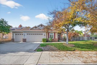 174 N Lind Avenue, Clovis, CA 93612