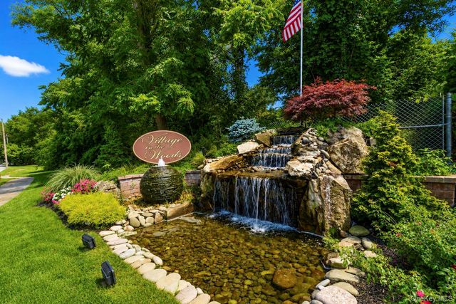 8 Sycamore Court 8, Selden, NY 11784
