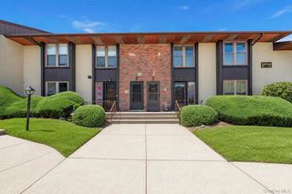 8 Sycamore Court 8, Selden, NY 11784