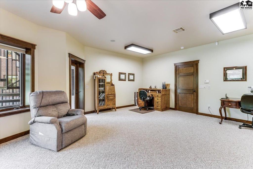 1 Prairie Dunes Dr