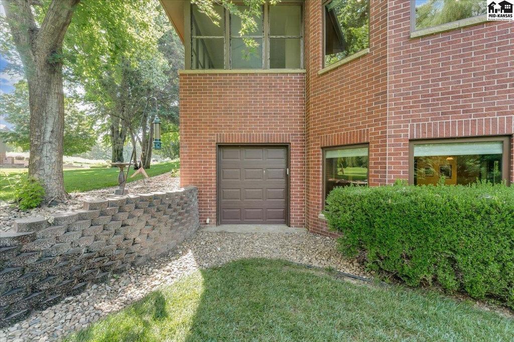 1 Prairie Dunes Dr
