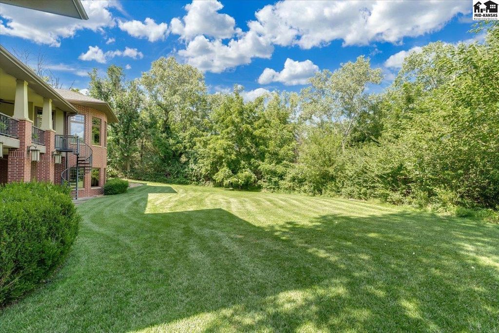 1 Prairie Dunes Dr