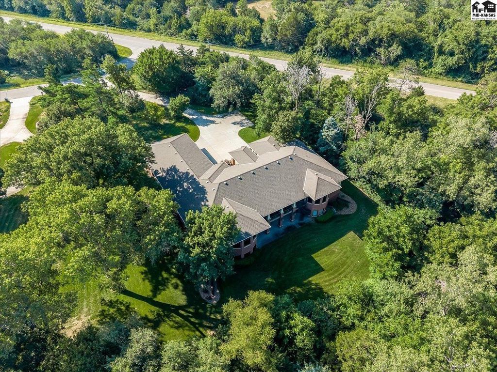 1 Prairie Dunes Dr