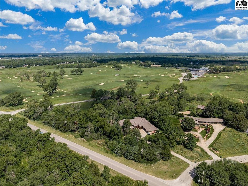 1 Prairie Dunes Dr