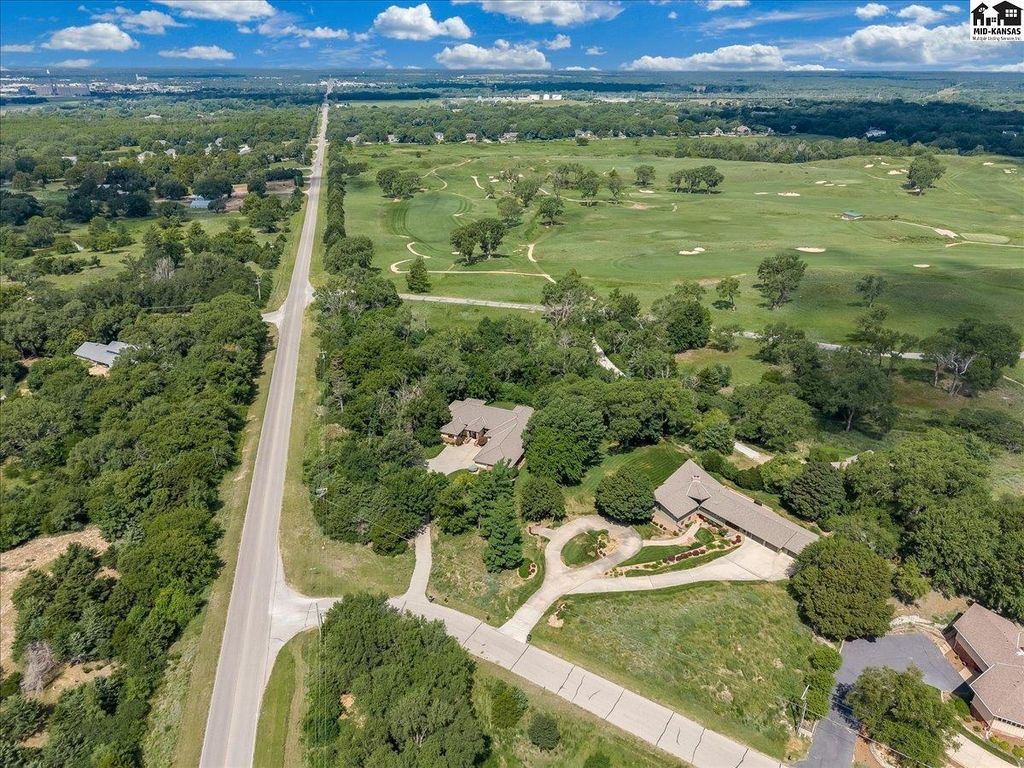 1 Prairie Dunes Dr