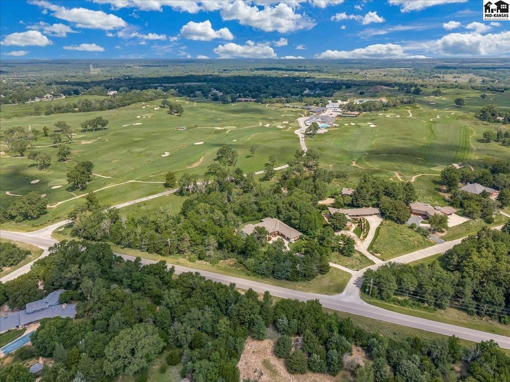 1 Prairie Dunes Dr