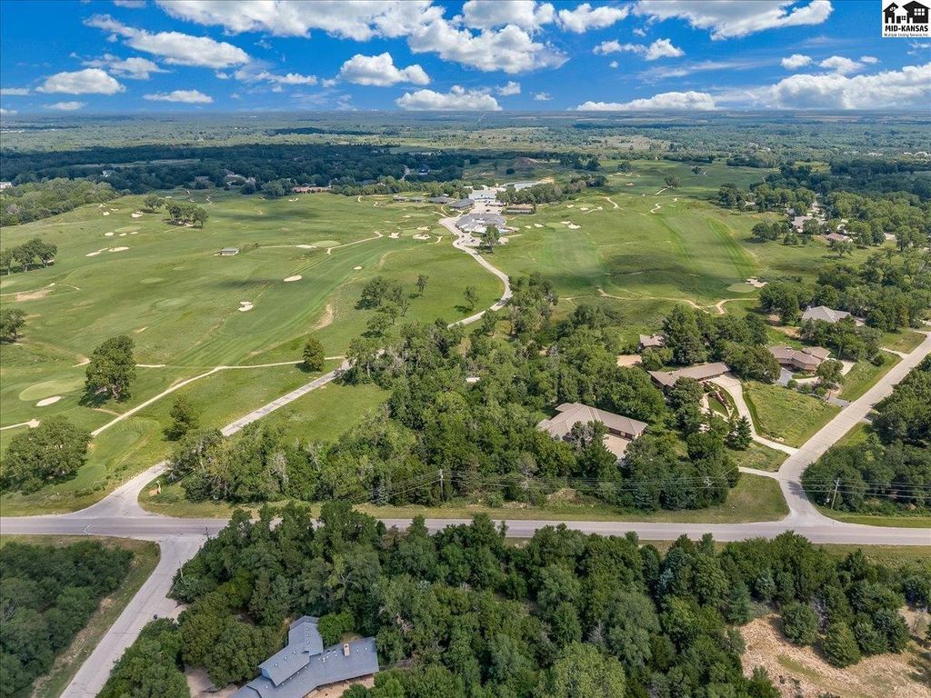 1 Prairie Dunes Dr