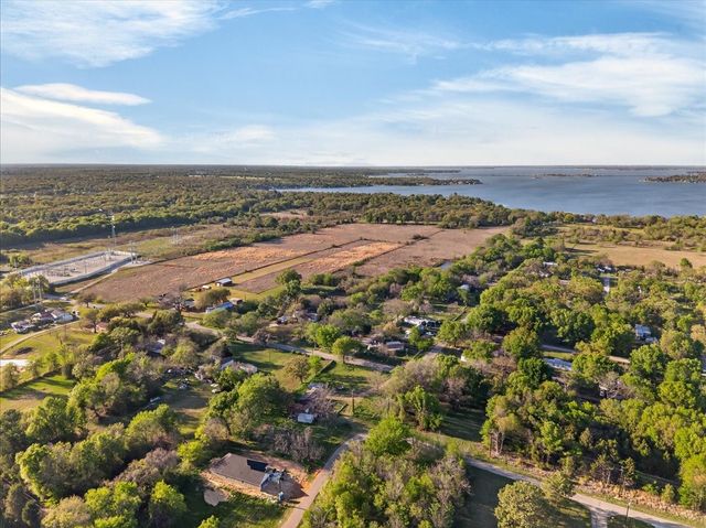 696 E Will White Road, Tool, TX 75143