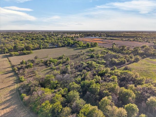 696 E Will White Road, Tool, TX 75143