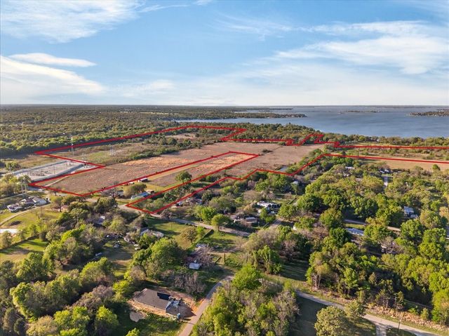 696 E Will White Road, Tool, TX 75143