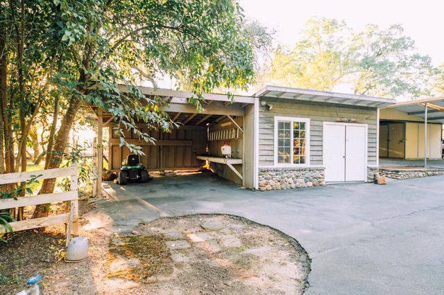 7530 Rasmussen Rd, Loomis, CA 95650