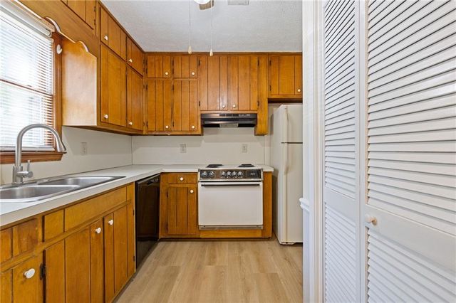 5278 Oakridge Drive, Stone Mountain, GA 30083