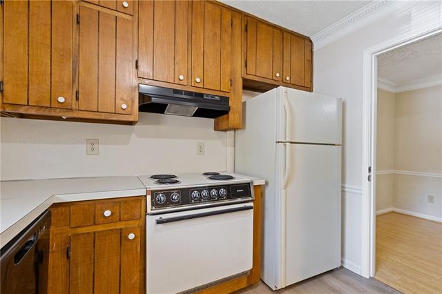 5278 Oakridge Drive, Stone Mountain, GA 30083