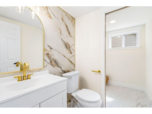 2212 Stonegate Dr, Fort Collins, CO 80525