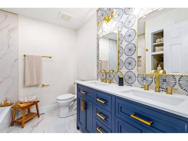 2212 Stonegate Dr, Fort Collins, CO 80525