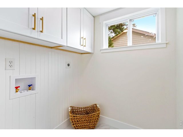 2212 Stonegate Dr, Fort Collins, CO 80525