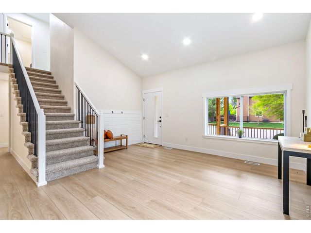 2212 Stonegate Dr, Fort Collins, CO 80525