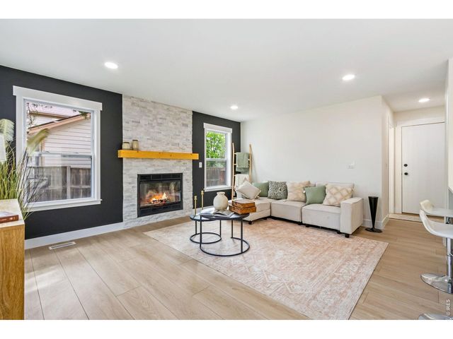2212 Stonegate Dr, Fort Collins, CO 80525