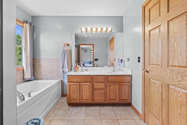 109 Prairie DRIVE, Walworth, WI 53184