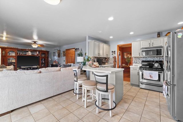 109 Prairie DRIVE, Walworth, WI 53184