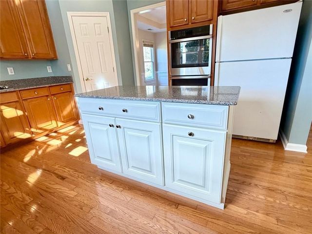 2394 Shoreline Parkway, Villa Rica, GA 30180