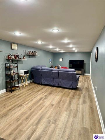 305 Summit Creek Drive, Elizabethtown, KY 42701