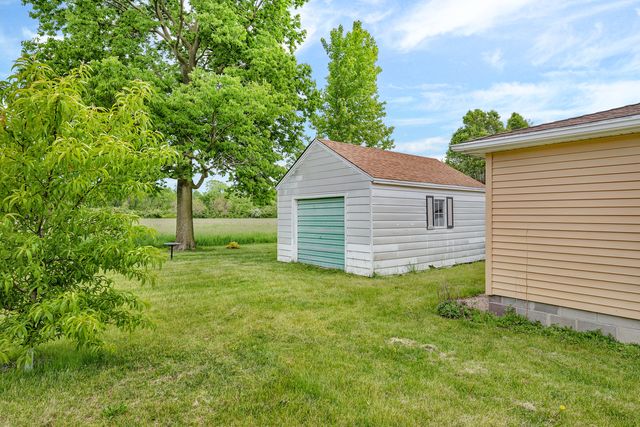 2730 Cemetery Road, Morris, IL 60450