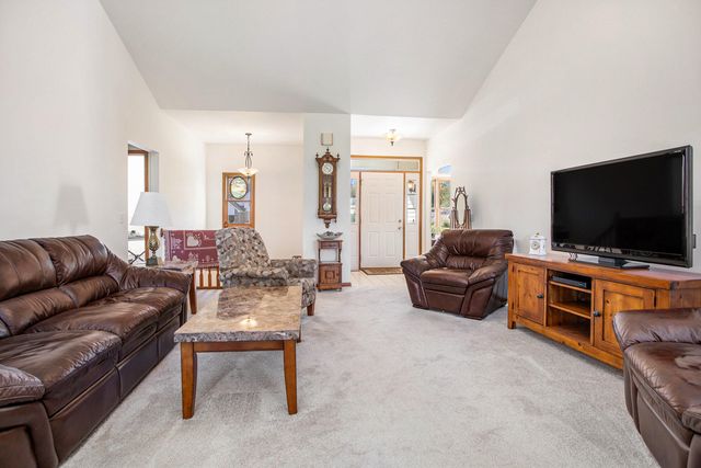 18 W Suttons Ridge, Newton Twp, MI 49014