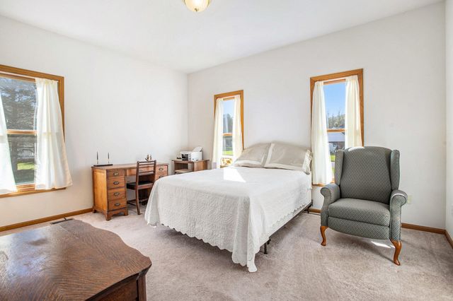 18 W Suttons Ridge, Newton Twp, MI 49014