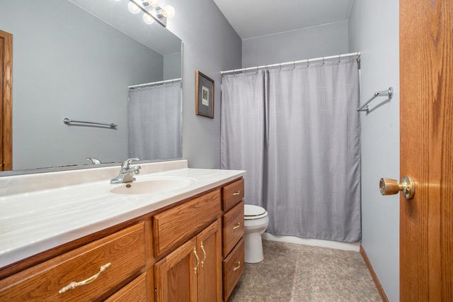 18 W Suttons Ridge, Newton Twp, MI 49014