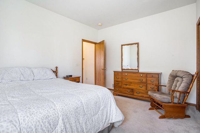 18 W Suttons Ridge, Newton Twp, MI 49014
