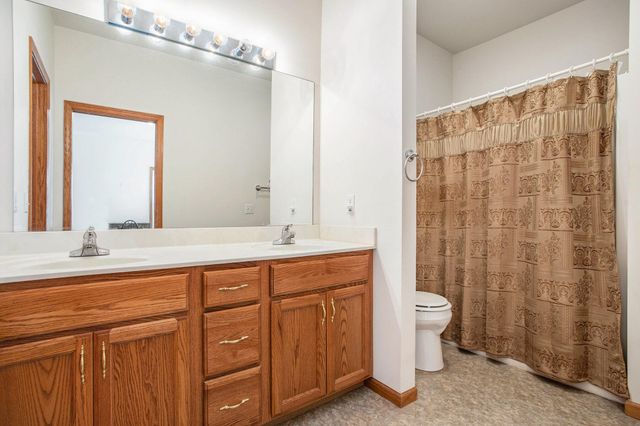 18 W Suttons Ridge, Newton Twp, MI 49014