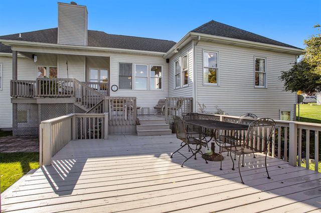 18 W Suttons Ridge, Newton Twp, MI 49014