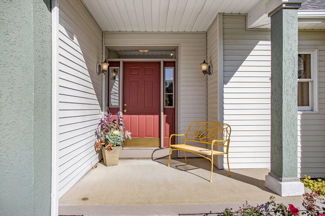 18 W Suttons Ridge, Newton Twp, MI 49014
