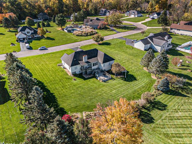18 W Suttons Ridge, Newton Twp, MI 49014