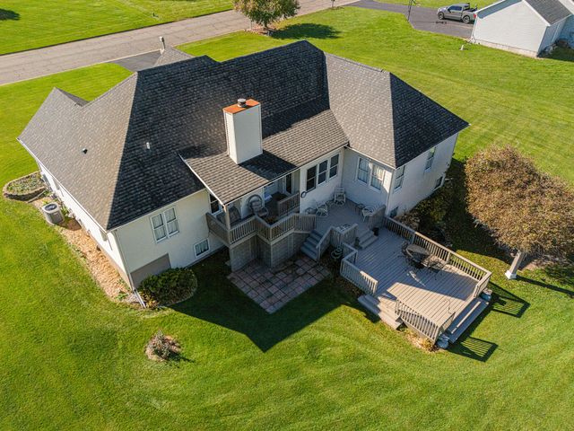 18 W Suttons Ridge, Newton Twp, MI 49014