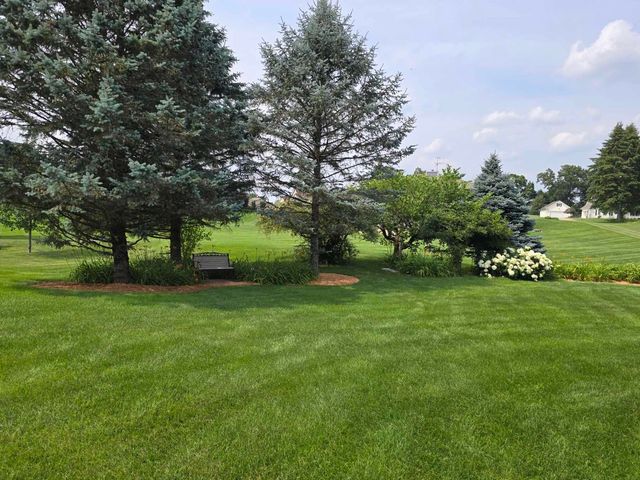 18 W Suttons Ridge, Newton Twp, MI 49014